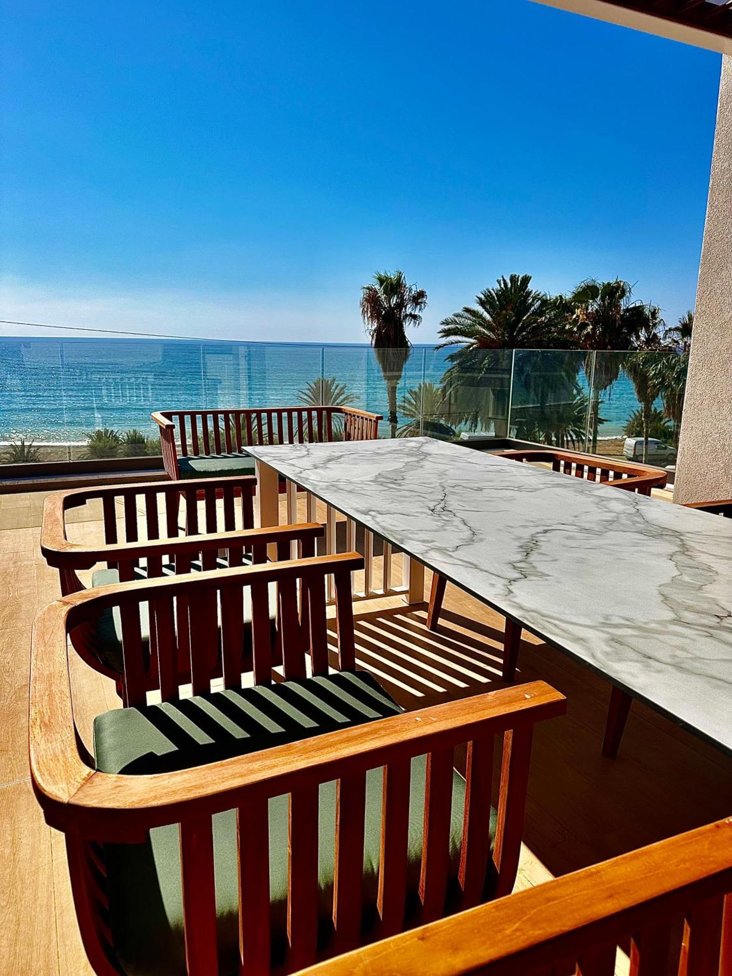 Santa Barbara Seafront Villas W Jacuzzi Pool 파포스 외부 사진