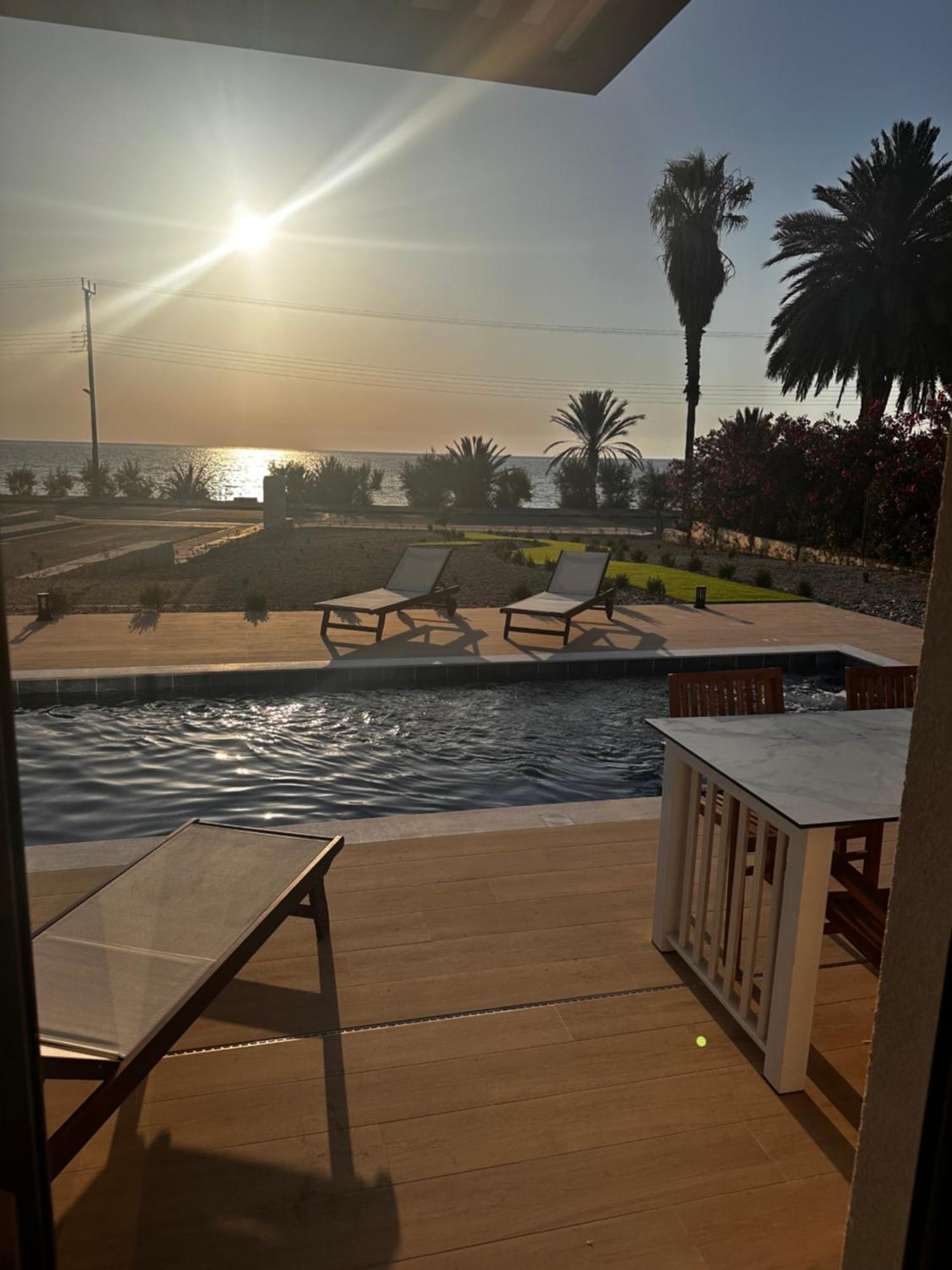 Santa Barbara Seafront Villas W Jacuzzi Pool 파포스 외부 사진