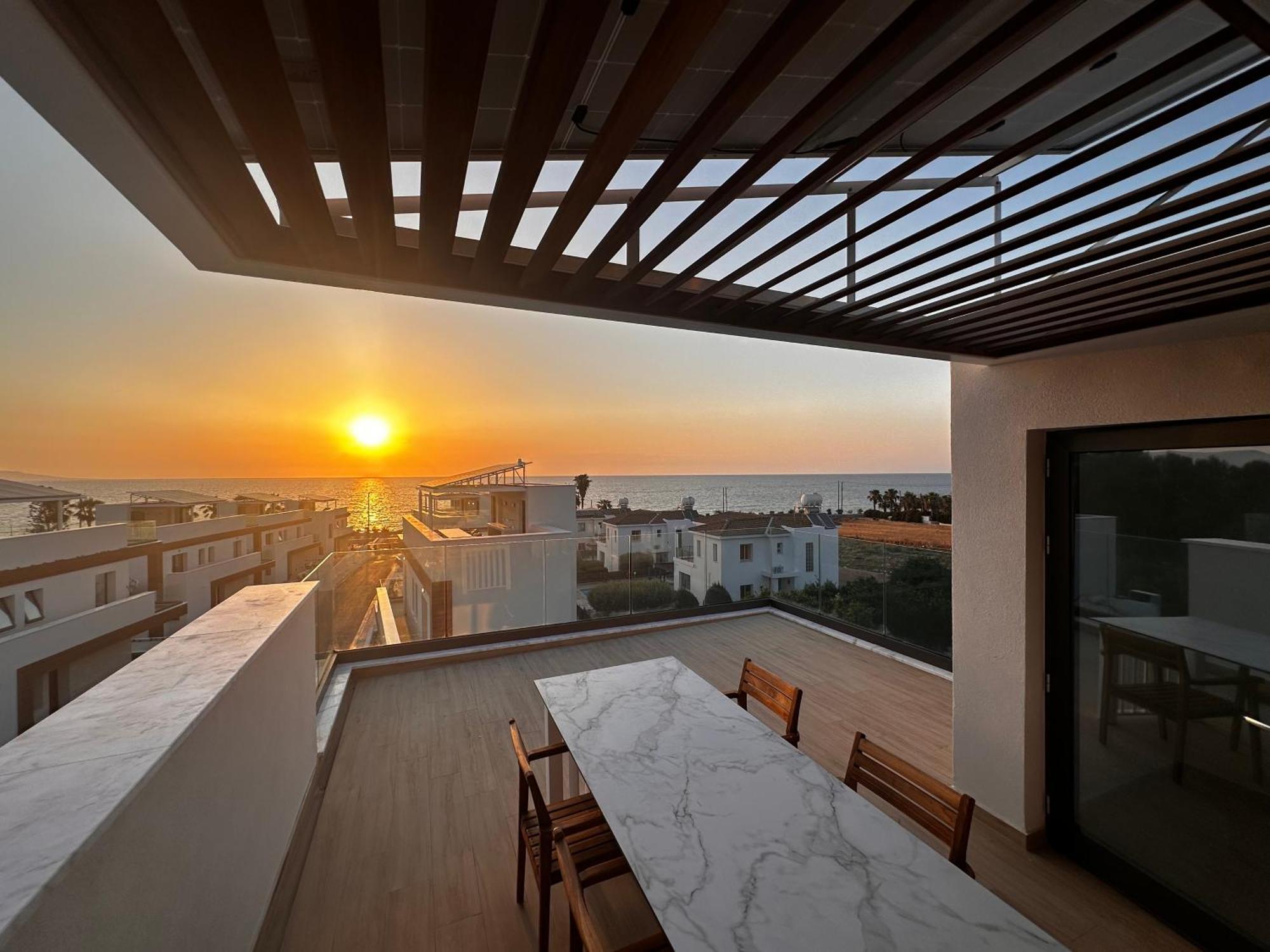 Santa Barbara Seafront Villas W Jacuzzi Pool 파포스 외부 사진
