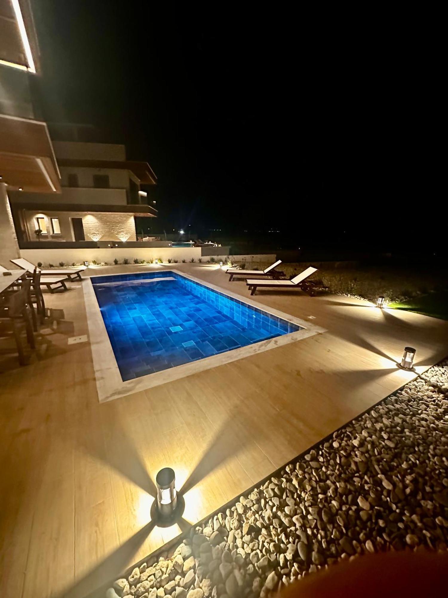 Santa Barbara Seafront Villas W Jacuzzi Pool 파포스 외부 사진