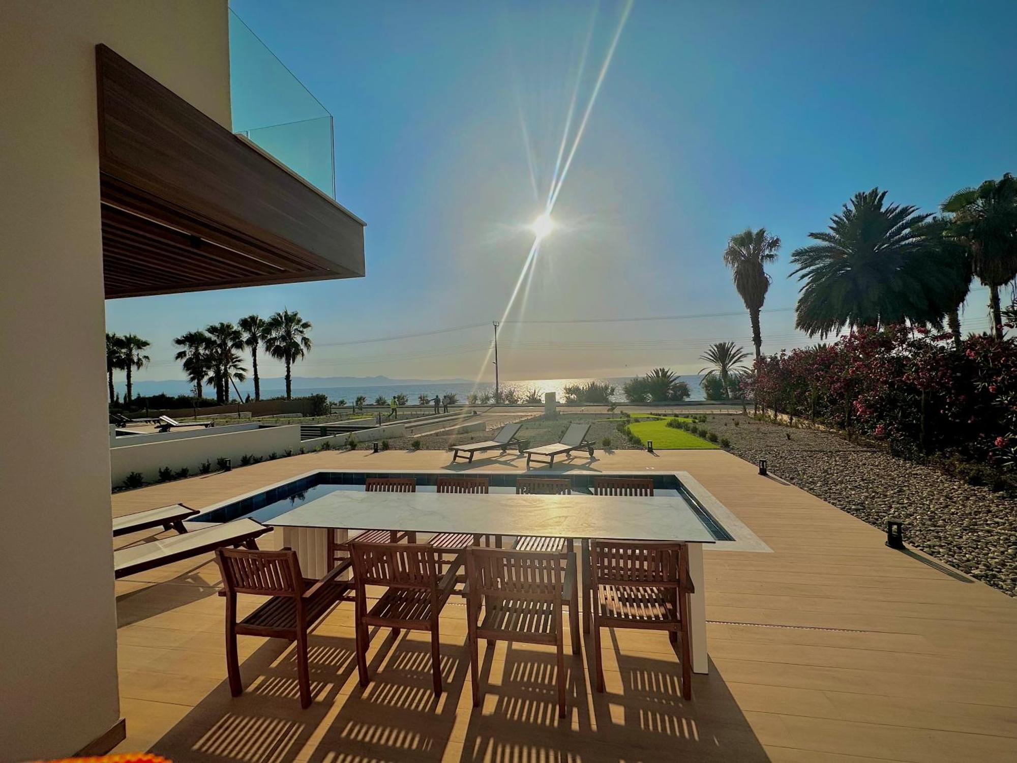 Santa Barbara Seafront Villas W Jacuzzi Pool 파포스 외부 사진