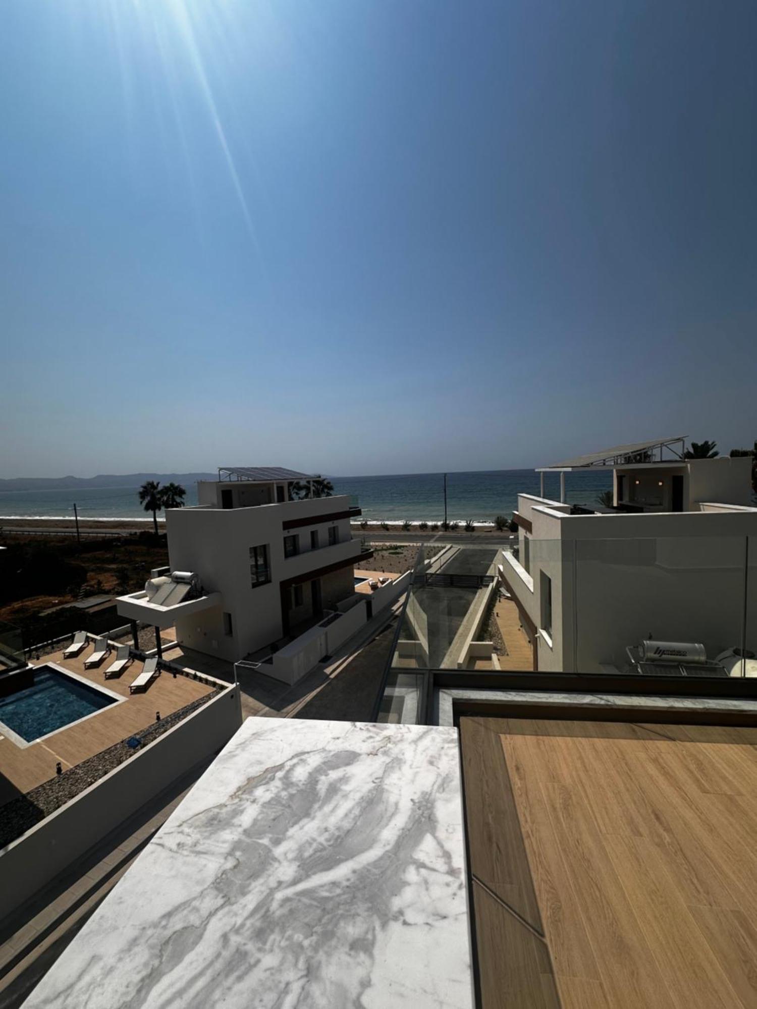 Santa Barbara Seafront Villas W Jacuzzi Pool 파포스 외부 사진